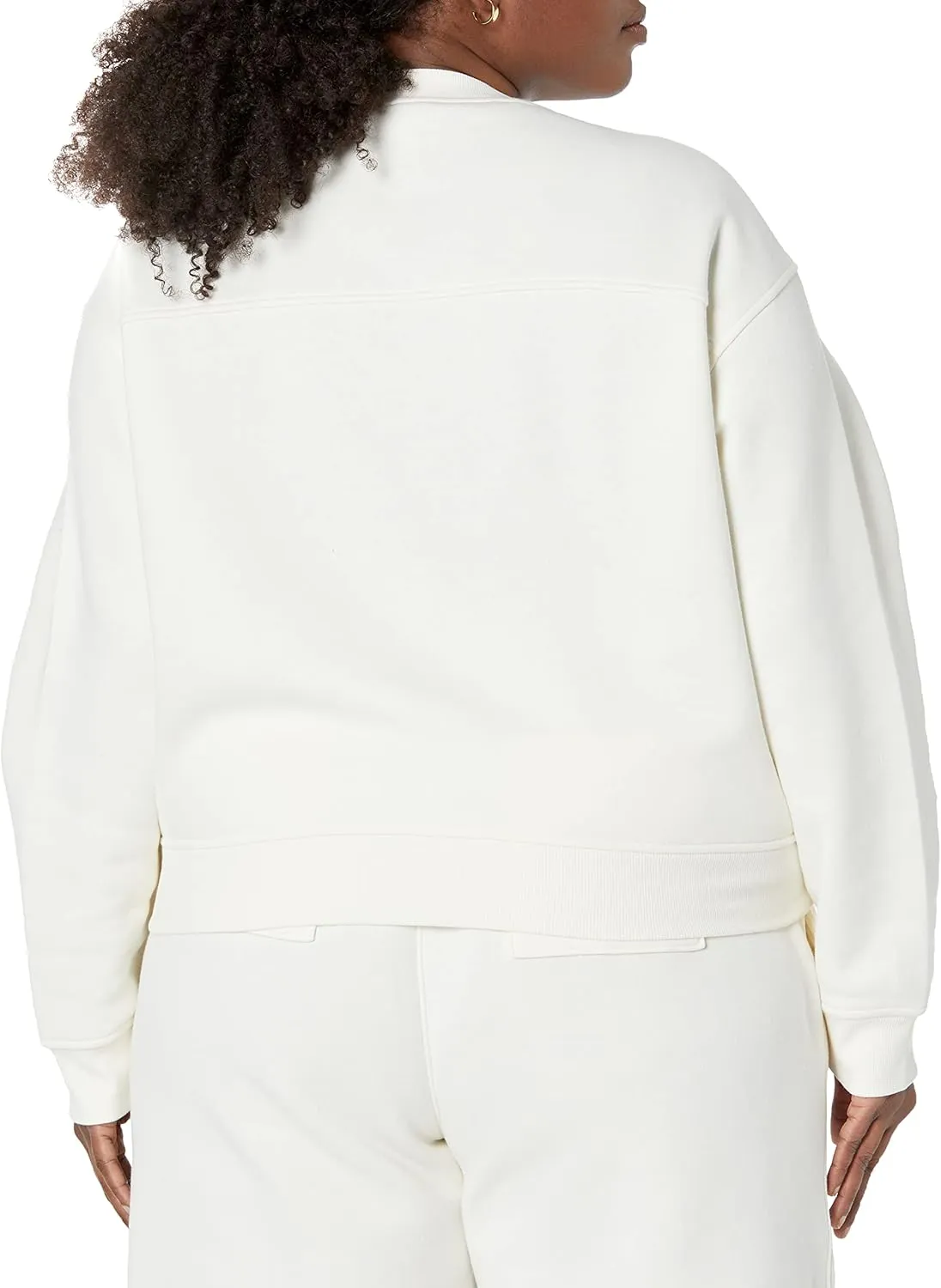 Amazon Essentials Women's Cropped Drop Shoulder Sweatshirt (Available in Plus Size)