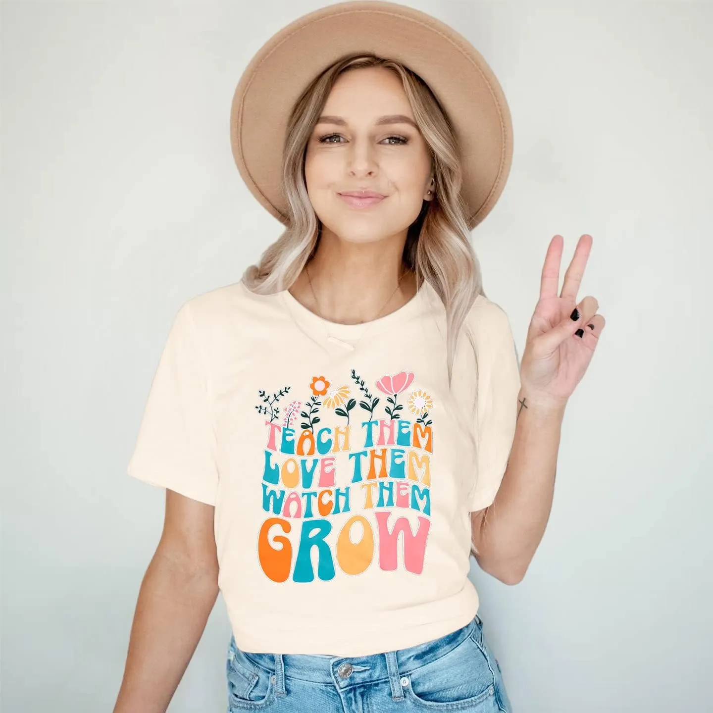 Teacher Shirt Women Wildflower Teacher Shirts Helping Little Minds Grow Kindergarten Teacher Tee Inspirational Tops